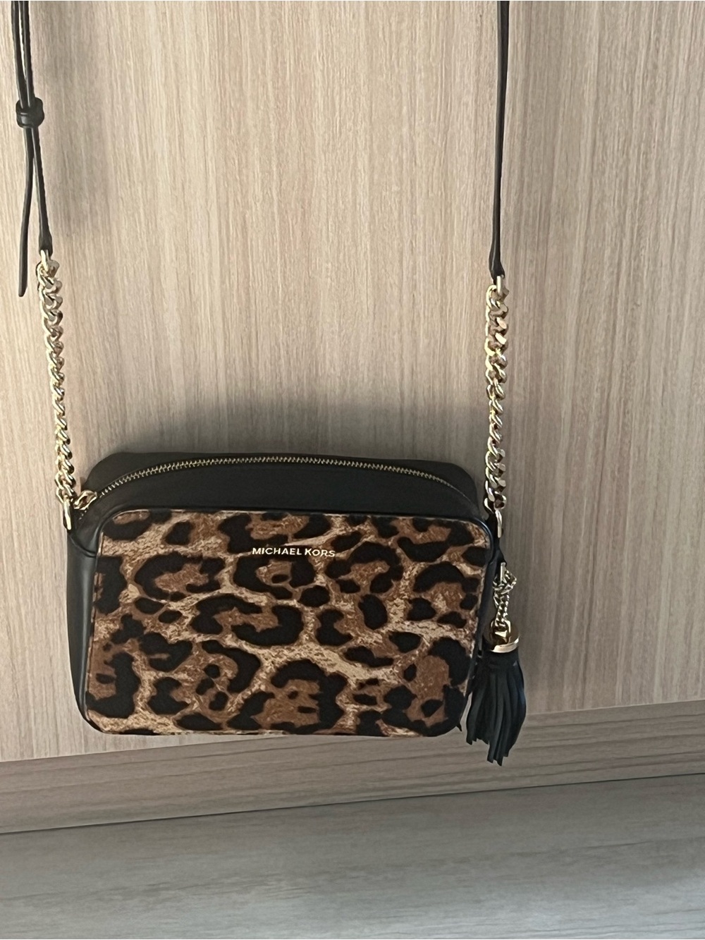 Michael Kors Leopard Print Crossbody with Gold Chain and Black Trim - Picture 3 of 4